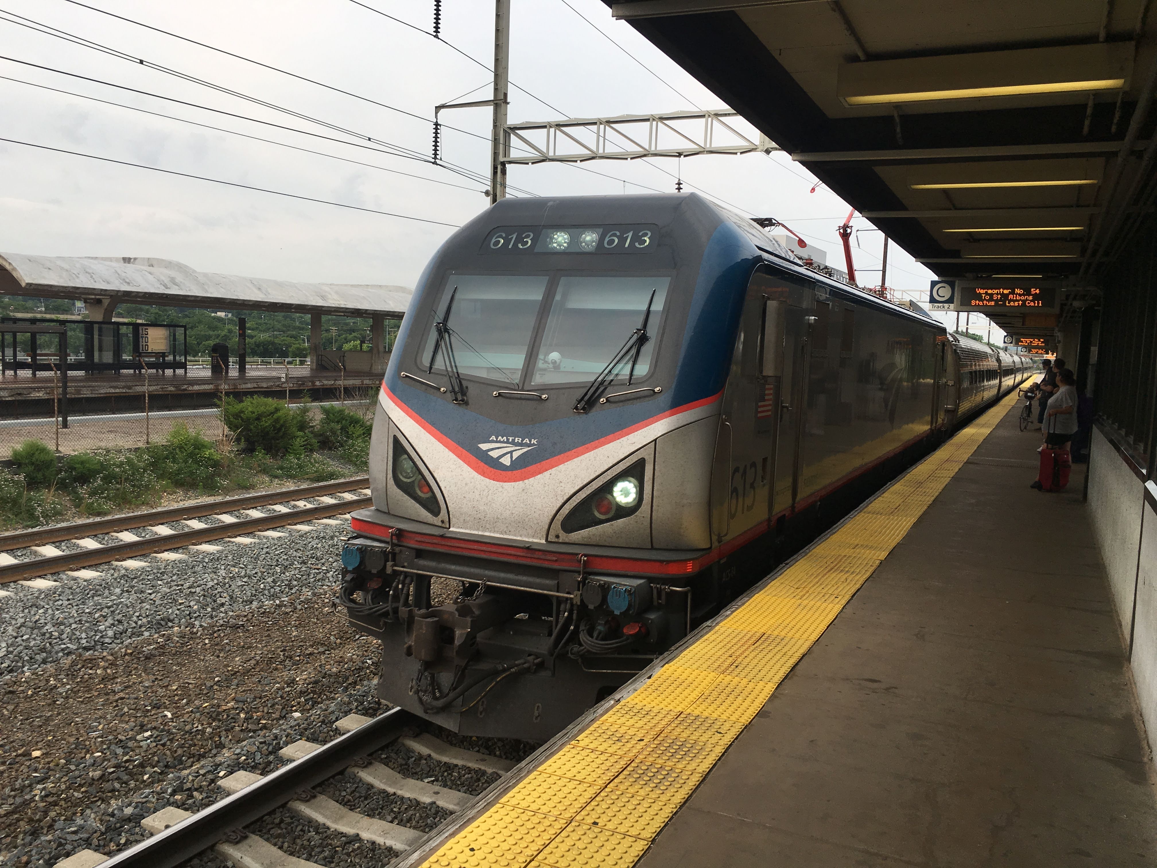 アメリカ アムトラックでニューキャロルトン駅からニューヨークまで移動 さとぶろ